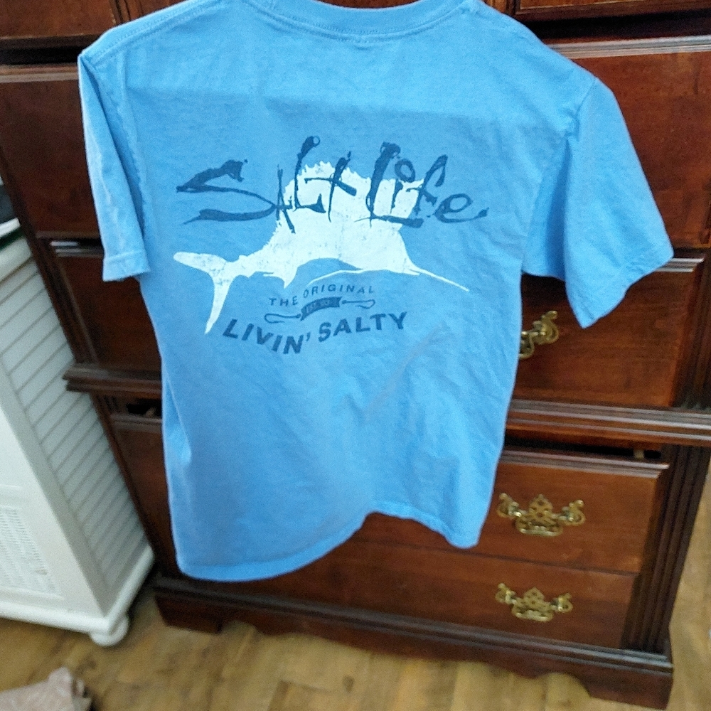 Salt Life fish tshirt blue. Size small